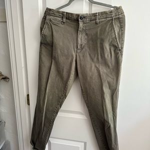 Gap Green Kahki